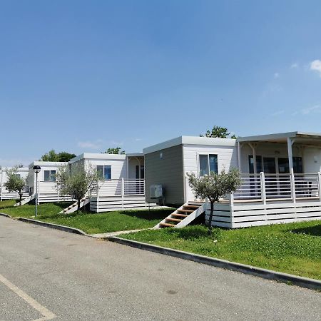 The Garda Village Sirmione Bagian luar foto