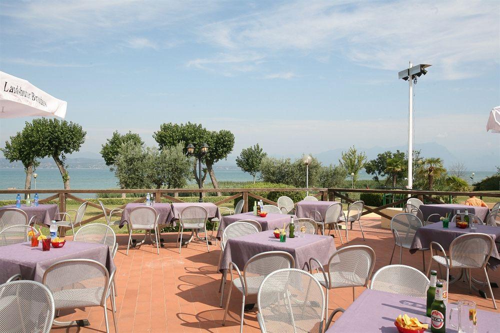 The Garda Village Sirmione Bagian luar foto