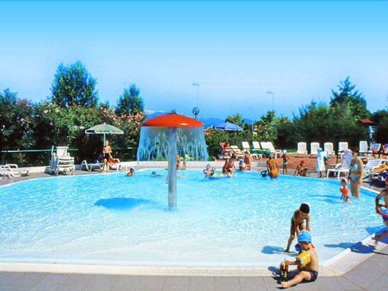 The Garda Village Sirmione Bagian luar foto