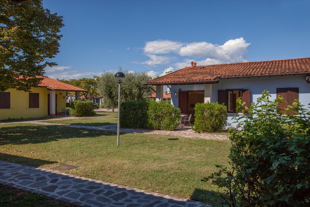 The Garda Village Sirmione Bagian luar foto